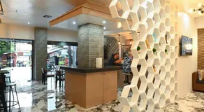 Lolita Heights Hotel - Image 5