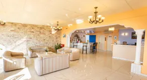 Castelia Bay Hotel - Image 5