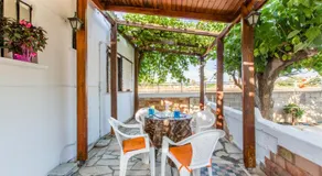 Aadonis traditional house on the Sea - Image 4