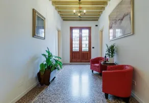 Villa Luccon Mirano • Elegant Double/Twin Room 1 - Image 3