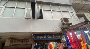 Paras Hotel - Image 5