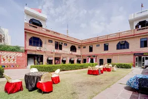 Hotel O Fridays - Image 4