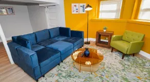 King Bed 6BR Chicago with Pool Table Sleeps 16 Near Humboldt Park - Image 3