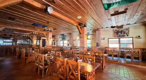 Country Saloon Belá - Image 4