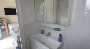 Studio cabine à 200m de la plage sainte Cécile - Image 2