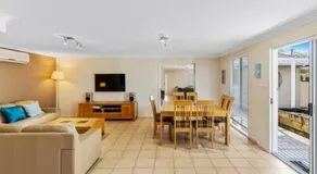 Great Family Pet Friendly Home and Walk to Beach - Image 2