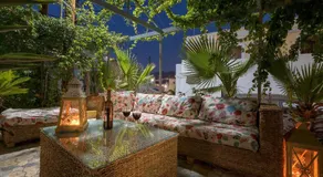 Grace Hotel & Studios - Image 3