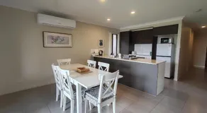 Entire house near North Lakes, Brisbane, Australia - Image 3