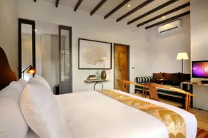 Room & Vespa 1 - Stay Central Seminyak Near Beach - Image 2