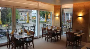 Hotel / Restaurant Post - Image 3