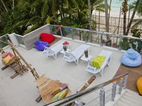 B Pod Hotel - Image 4