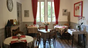 Hostellerie Le Chalet Fleuri Saint-Rémy-de-Provence - Image 4