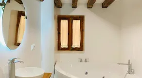 La Moneda Home Spa - Image 2