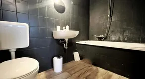HolidayHome Aparments I Spaceous Room in BER-Reinickendorf, 1 Min. to Metro Station - Image 2