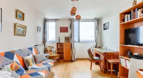 1BR Flat view on Eiffel Tower and Sacré-Coeur - Image 2