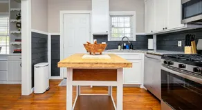 Cozy 4BR Family Home Near Texas Tech Campus - Image 3