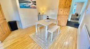 EasyRest House 2 Grantham - 6 Beds & Free Parking - Easy Location - Access to A1, Town Centre & Shops - Image 2