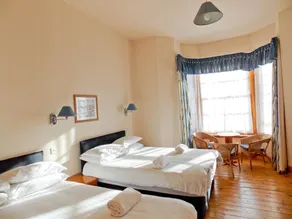 Victorian House Hotel - Image 2