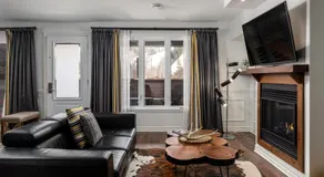 Chic condo at the foot of the slopes of Saint-Sauveur - Image 2