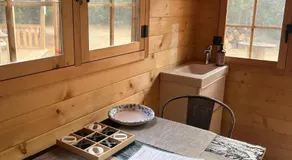Cozy Woodland Bunkie Outdoor Shower WiFi - Image 4