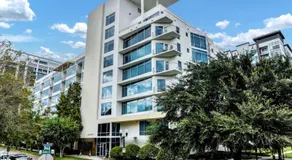Extra Large 1 Bdrm Condo & Gym - Image 4