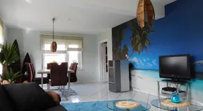 Modernes Ferienhaus der besonderen Art mit Garten - Image 2