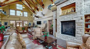 Hailey Haus - Image 4