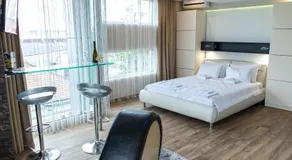 Zam Residence - Image 2