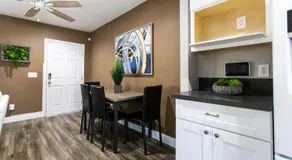 Long Beach Duplex King Bed Pet Friendly Nurses Surgeon Business Travelers Near St Marys Medical Center & Downtown - Image 5