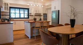 Four Bedroom house in Oakbank - Image 4