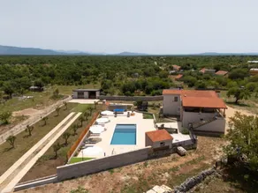 Five Bedroom Villa With Pool - Image 3