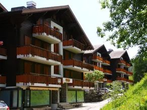 Gorgeous Apartment Amidst Valleys - Image 3