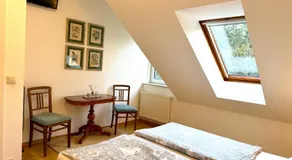 Luxury Living in the 19th District - Image 5
