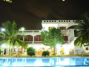 Hotel Lagoon Paradise - Image 3