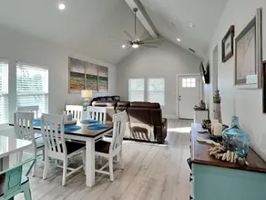 Holiday Hideaway - Image 4