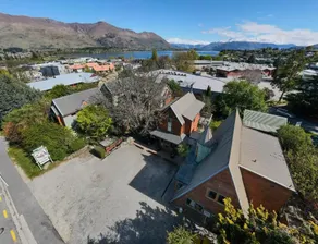 Te Wanaka Lodge - Image 2