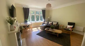 Spacious Guest Flat near Roundhay Park - Image 4