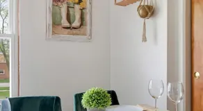 Executive Retreat - 2 Parking Spaces, Sleeps 4! - Image 5