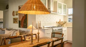 Charming oasis steps from the beach - Image 3