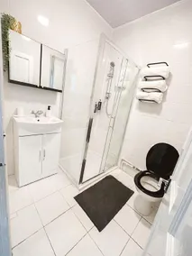 Central City Townhouse Leicester - 3 Bedroom House - Image 5