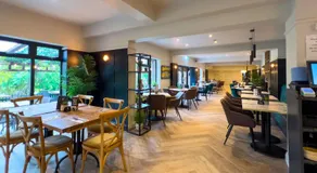 Enchanted Lodge Great Ayton with hot tub and onsite bistro - Image 5