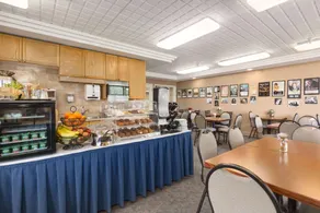 Travelodge by Wyndham Spruce Grove - Image 3