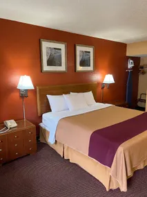 Executive Inn Schenectady Downtown - Image 4