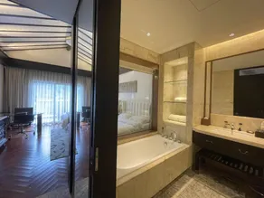 Chishui Yangtze Peninsula Hotel - Image 2