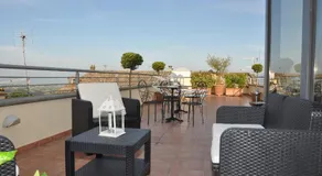 Hotel Urbano V - Image 3