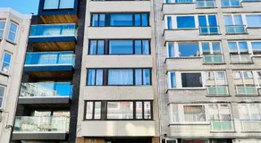Ostend Center Luxury Top Floor Apartment with Free Parking - Image 4