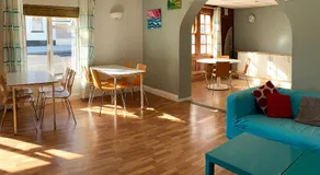 Rougey Lodge Hostel - Image 3