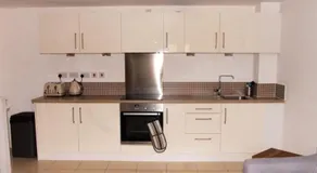 Impressive Urban Townhouse - Leeds City Centre - Image 3