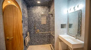 Social Stays - Santa Barbara's FIRST hostel on State Street - Image 2