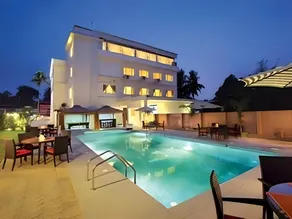 Hotel Wyte Portico - Image 2